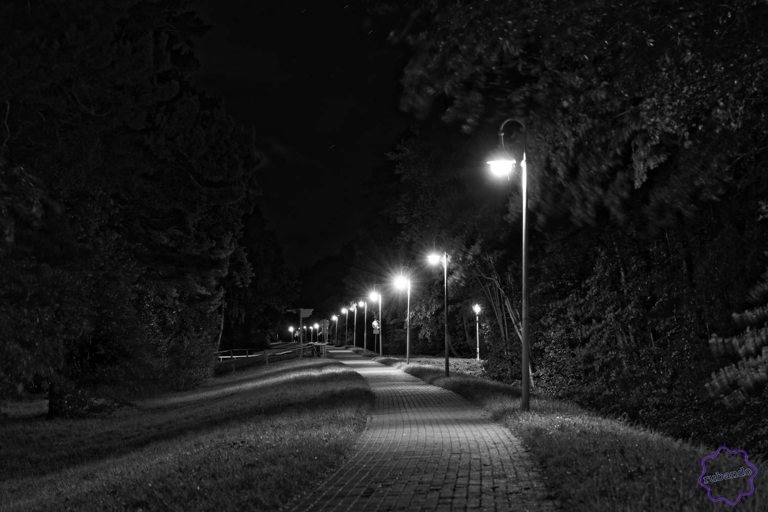 Deichweg_Nacht.jpg Mitternacht auf dem Deich