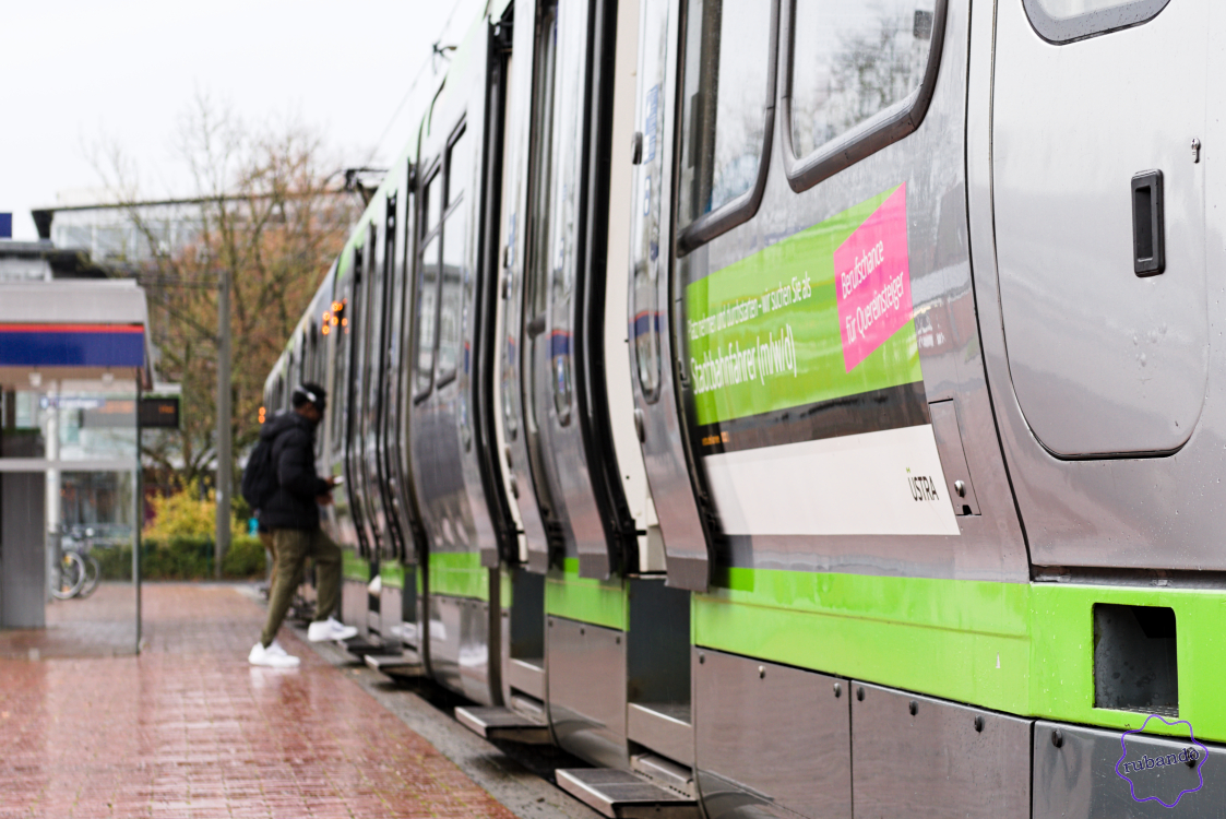 Strassenbahn_Abfahrt.jpg Straßenbahn – Abfahrt